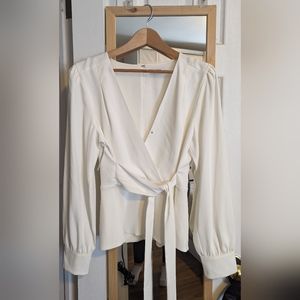 NWT, Babaton, White, puff-sleeved blouse, with a waist tie. Size L
